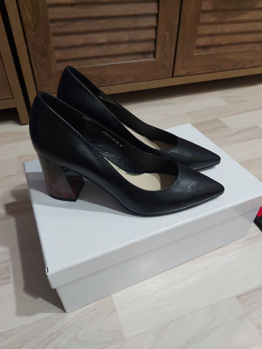 Официални обувки