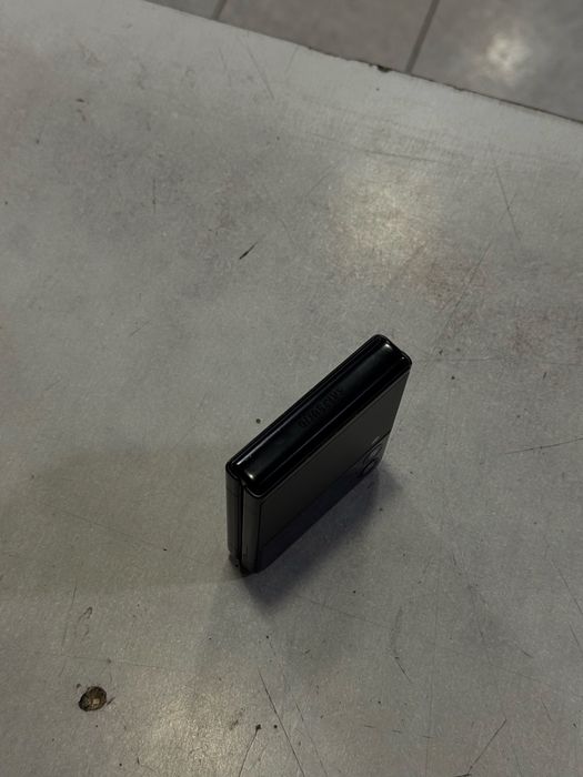 Samsung Z flip 3 5g