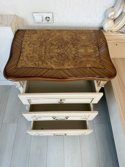 Спальный гарнитур