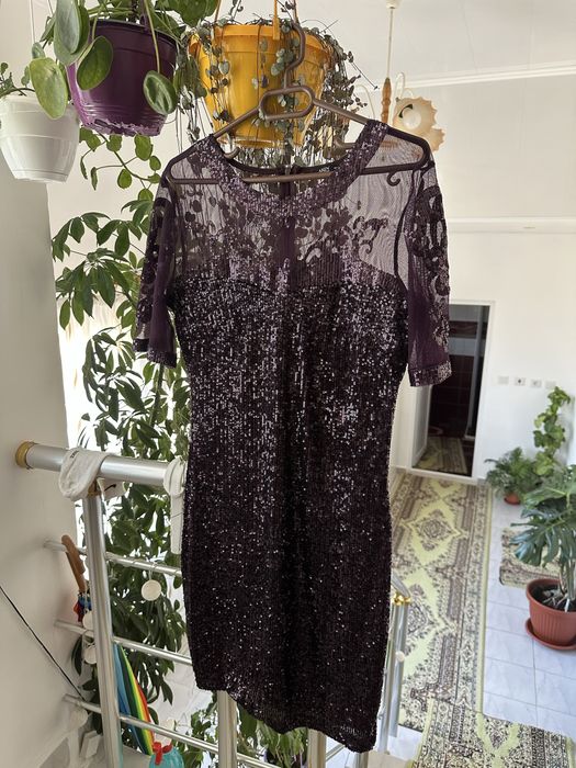 Елегантна вечерна рокля с пайети