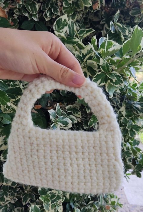 Ръчно изплетени декоративни изделия