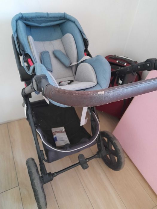 Vând cărucior 3 în 1