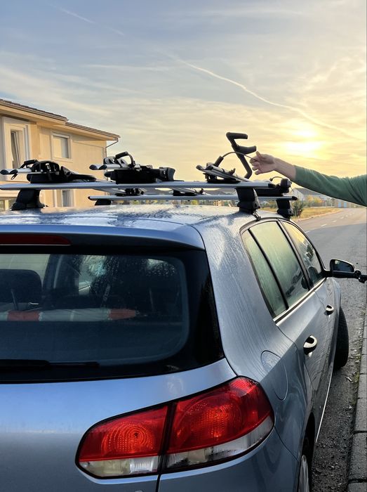 Sistem complet Thule – 3 suporturi biciclete + bare – VW Golf 6