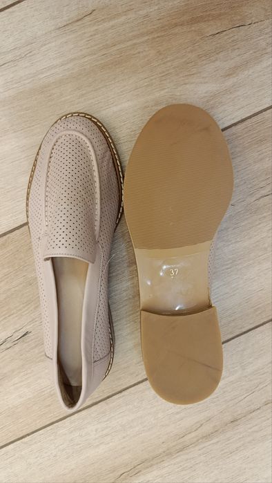 Продам лоферы новые