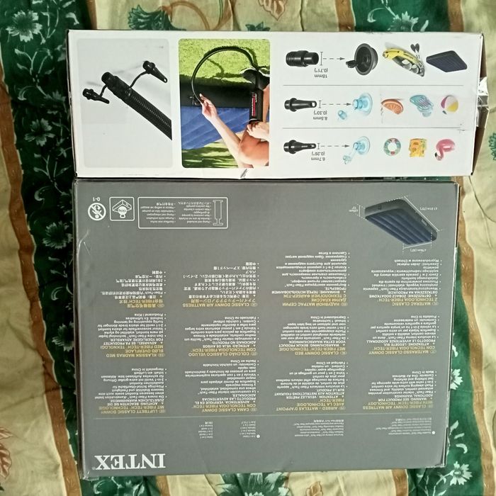 Продам надувной матрас с  ручным насосом