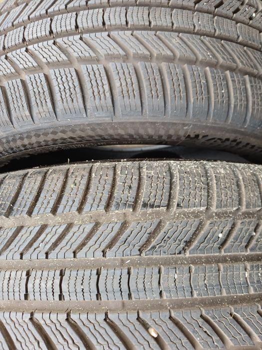 Гуми 235/45/20 Континентал