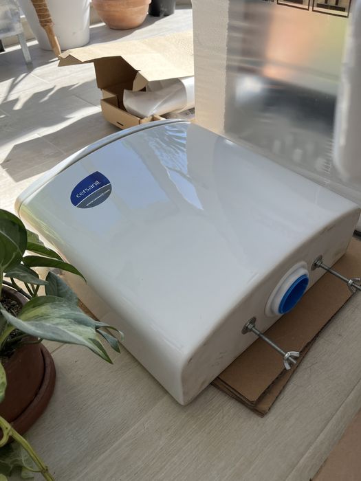 Vas WC Cersanit pe pardoseala