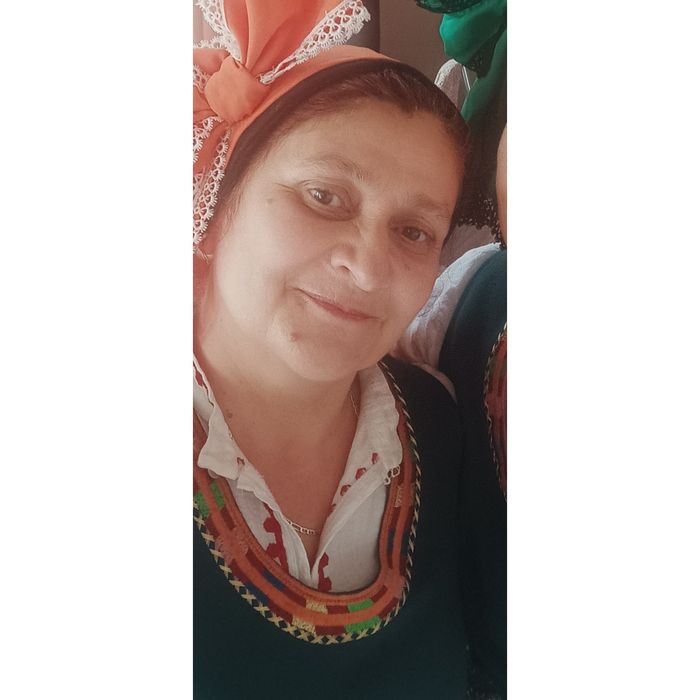 Услуги по домовете обгрижване на възрастни и болни хора по домовете по