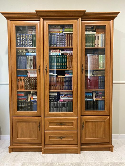 Продается шкаф для гостиной