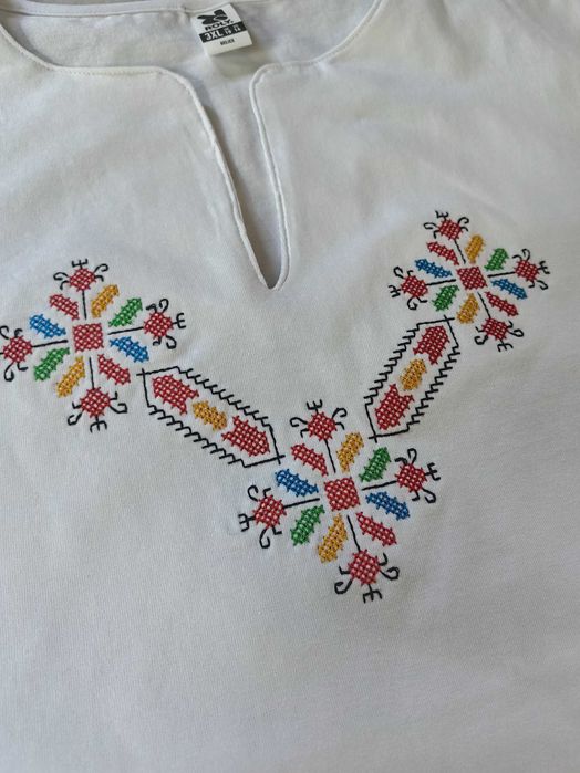 Бродирана тениска с шевица