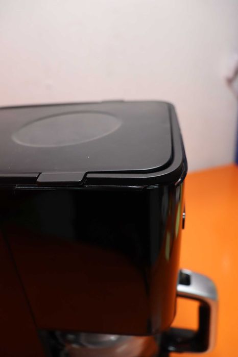 Програмируема филтърна кафемашина Tefal Smart'n Light CM600840/Черна, лек ДЕФЕКТ