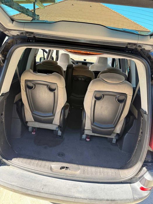 Vand Peugeot 807 din 2005