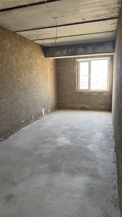 Микрорайон,Продаётся 3х комнатная Коробка