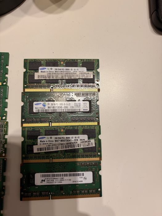 Vand placute de memorie RAM DDR3 8 gb , 4 gb si 2 bg
