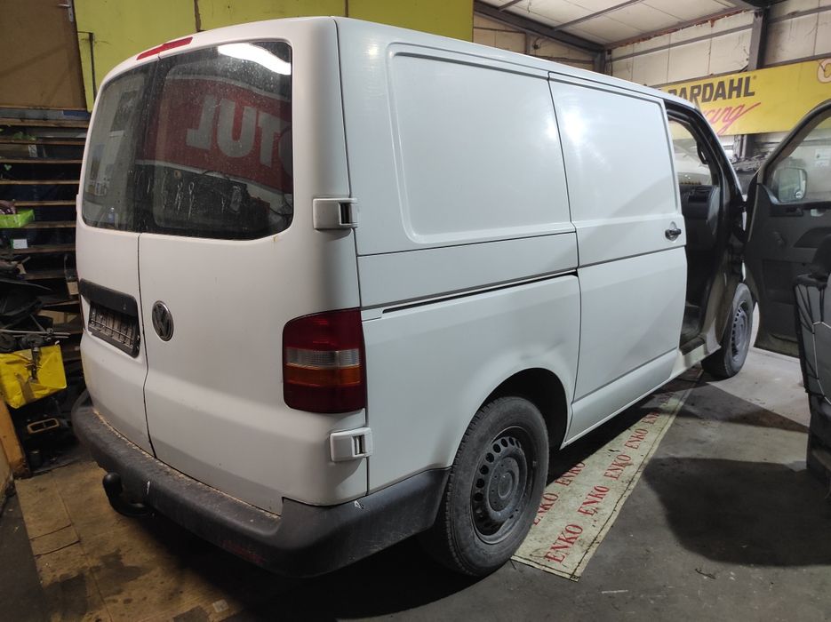 Продавам на части VW T5 2.5 TDI