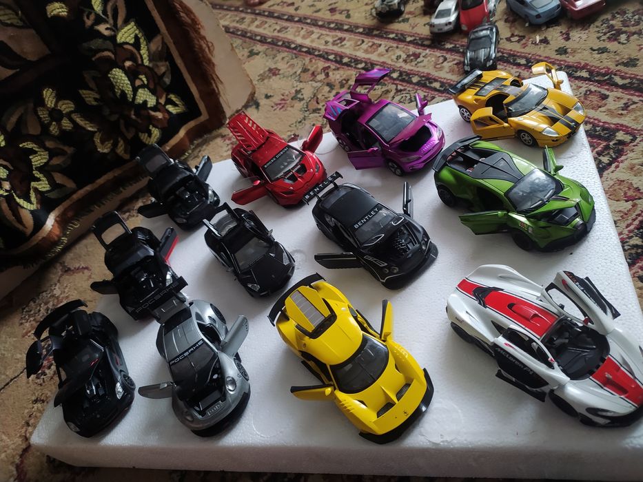 Железные модельки автомобилей