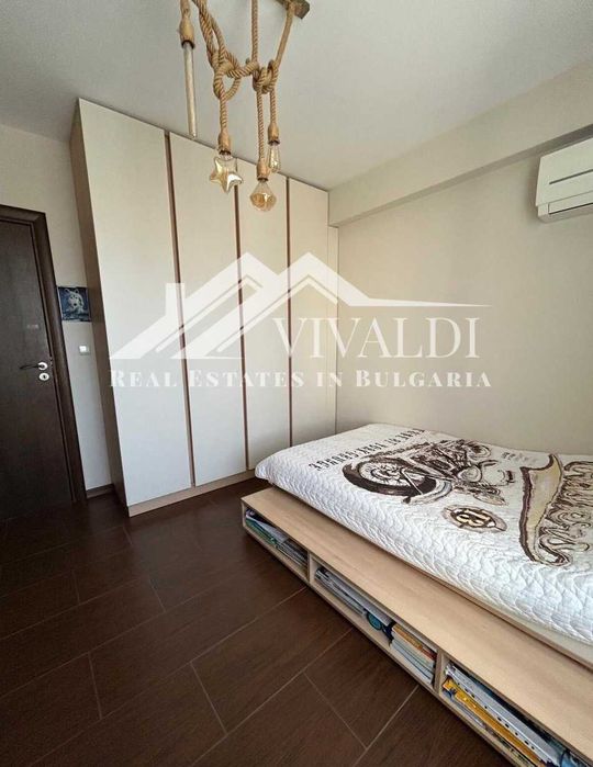 Продава се Тристаен апартамент в Варна, Център - 95 кв.м за 1557 €/кв.м - Снимка #12