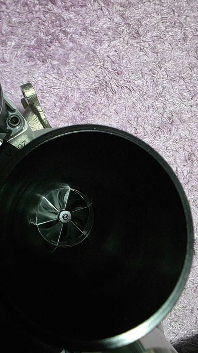 Turbina bmw 8 747 743 pt seria 5 6 7 8 x5 x6  motor N63 4.4 v8 benzina