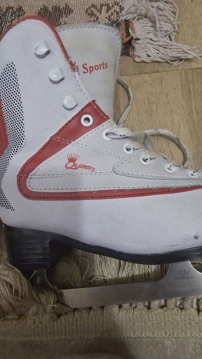 Продам коньки 35р