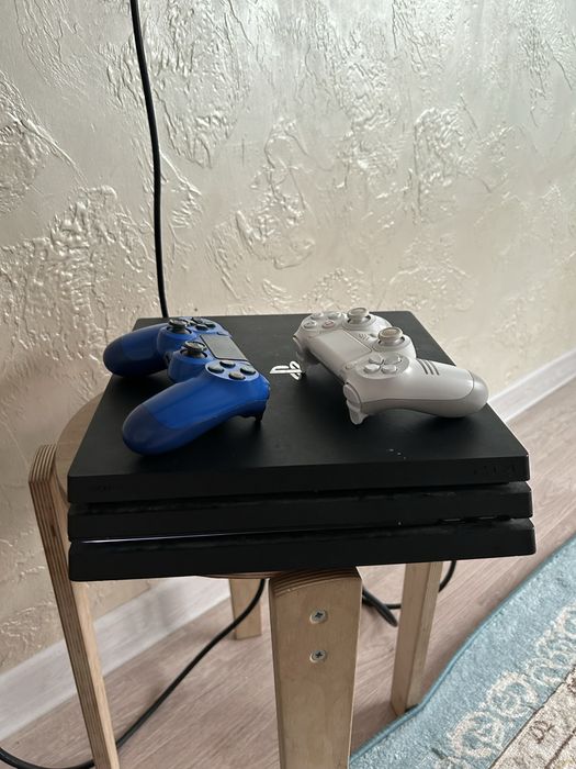Ps 4PRO Тап таза жасап тұр