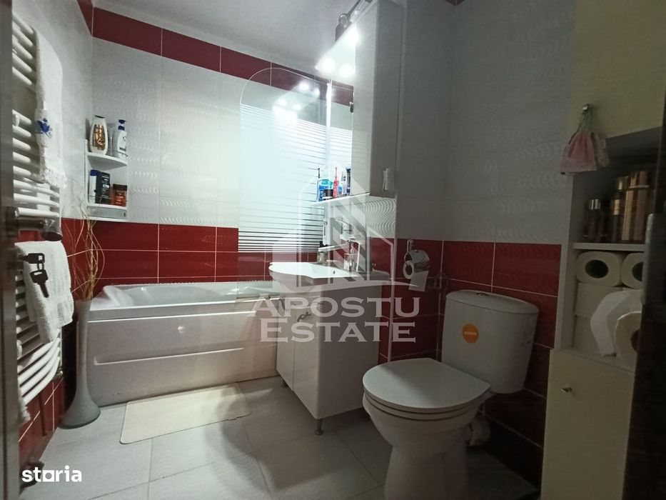 Apartament 4 camere, decomandat, 3 dormitoare, 2 bai, zona Fratelia.