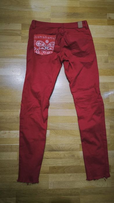 Blugi roșii custom cu model