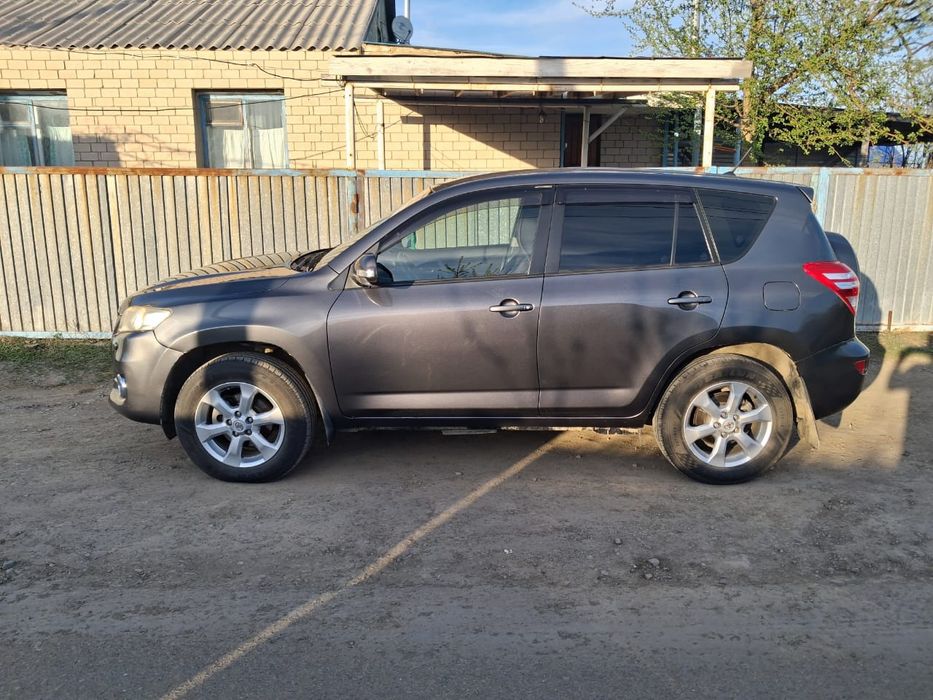 Тойота Рав 4 машина