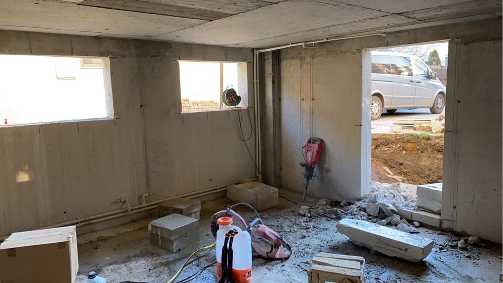 Carotari / Gauri hota/centrala/aerisire, spart/taiat in beton