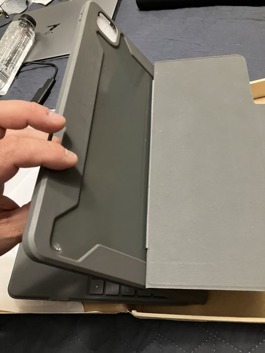 Husă Ipad Pro sau Air de 13 sau 12,9 inch, model Chesona, wireless, Sigilată