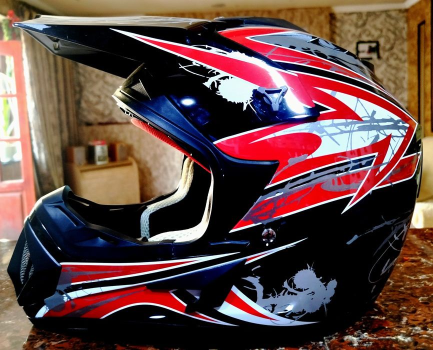 Продаётся мотошлем