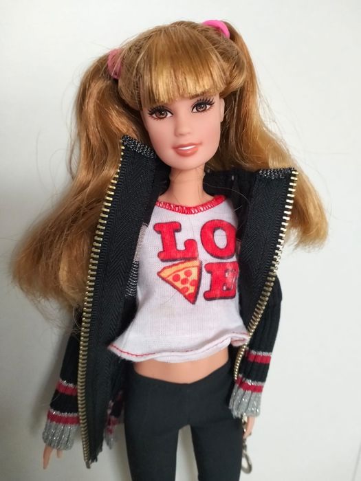 Păpușa Barbie Teresa