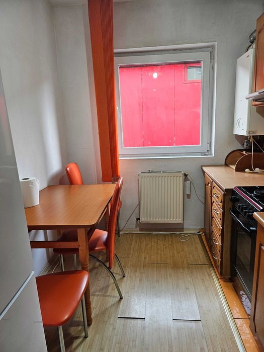 Ap 2 camere, 50 mp, Eroilor 84 în spate la Profi