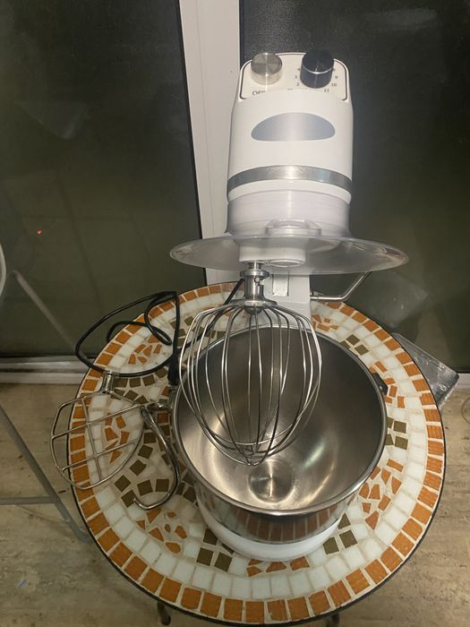 Mixer planetar 7 litri, 11 viteze, 2kg aluat, alb Maxima Holland