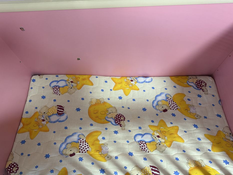 Подарявам детско креватче за момиче