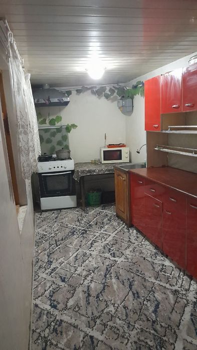 Чорсу Фаробий кўчада 2 хоналик уй