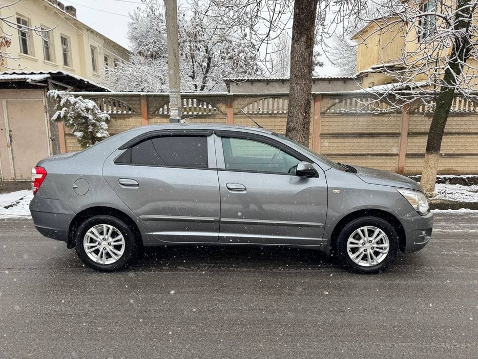 Кобальт 4 поз в отличном состоянии