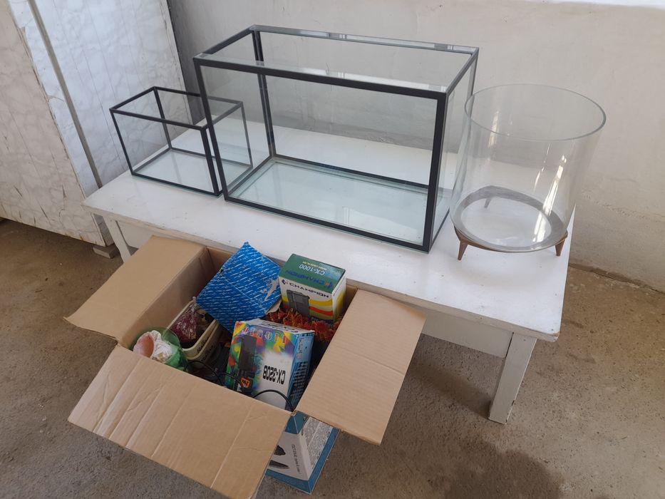 Продам аквариумы 10л и 50л