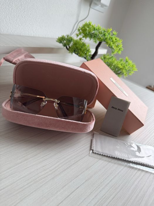 Ochelari de soare Miu Miu
