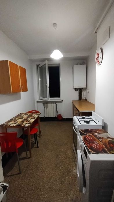 Ofer spre inchiriere garsoniera