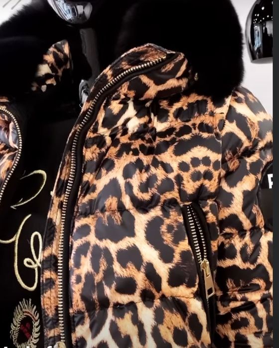 Яке от Естествен Пух и качулка с естествен кожа FLO&CLO