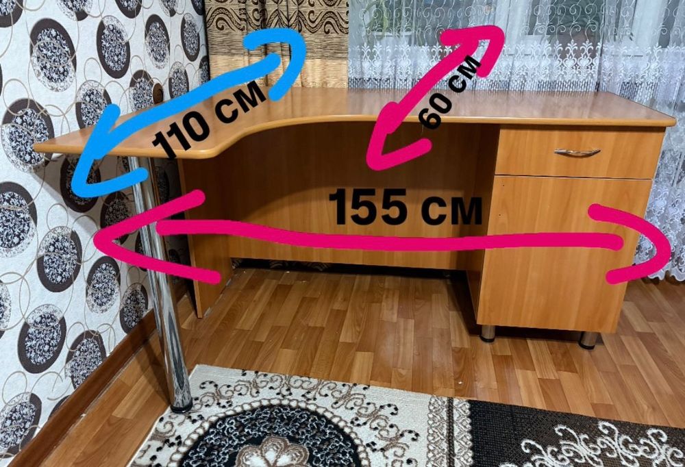 Стол компьютерный в отличном состоянии