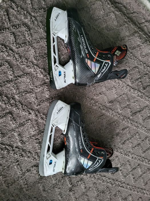 Продам коньки хоккейные