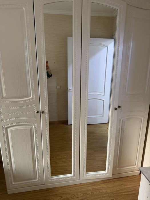 Шкаф в классическом стиле