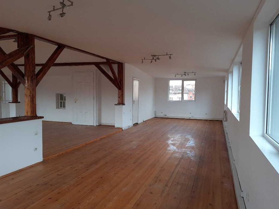 Офис в Центъра до Метрото