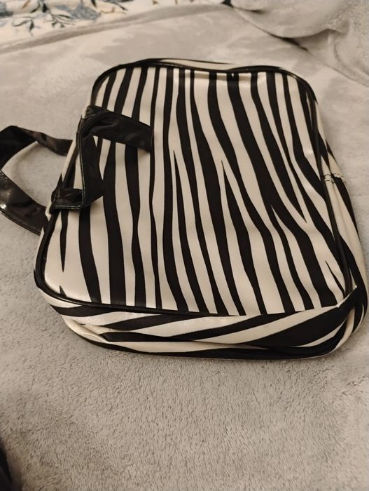 Ghiozdan+geanta unghii+diverse!