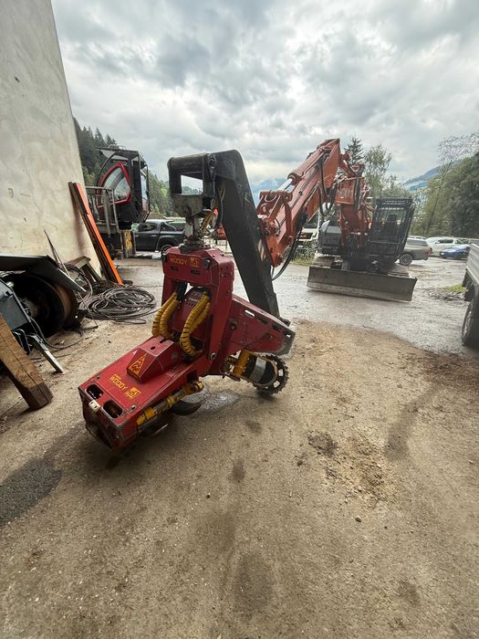 Excavator Hitachi 225USLC-7 + Procesor WOODY WH60-1