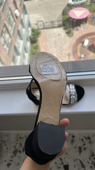 Продам новые туфли