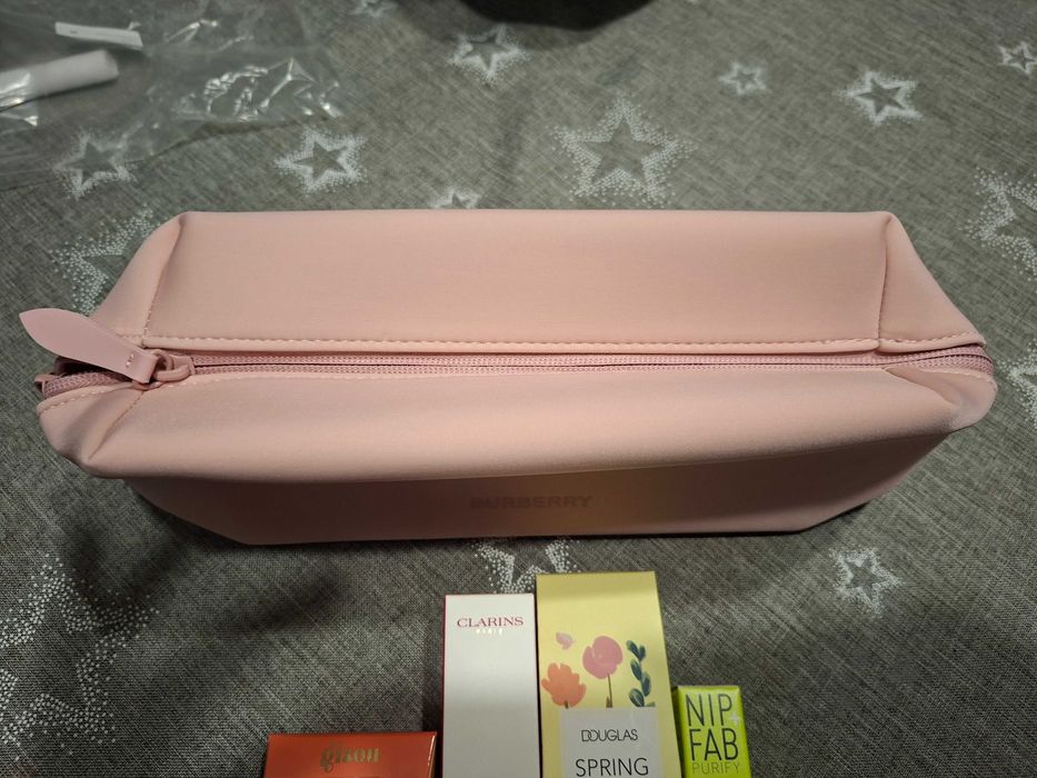 Clarins/burberry/Gisou