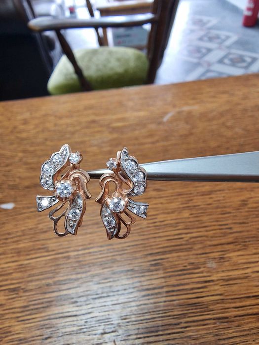 ЮВЕЛИРНИ ИЗДЕЛИЯ - Дамски Пръстен и Обеци - Заложна къща ГАЛЕРИЯ 65