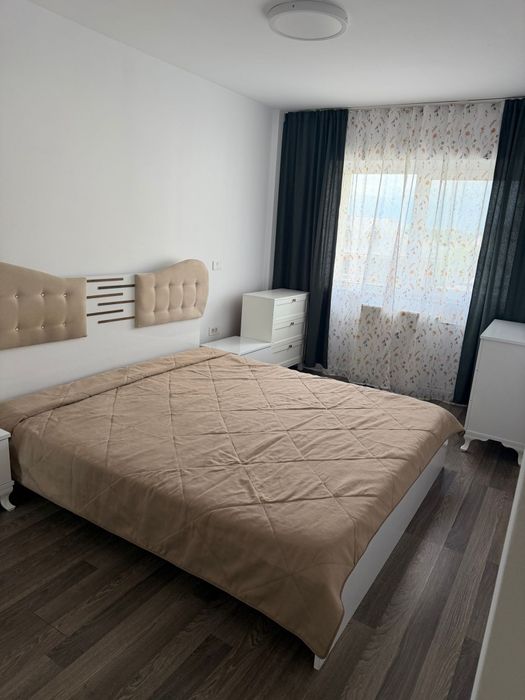 Închiriez garsonieră spațioasă ultracentral